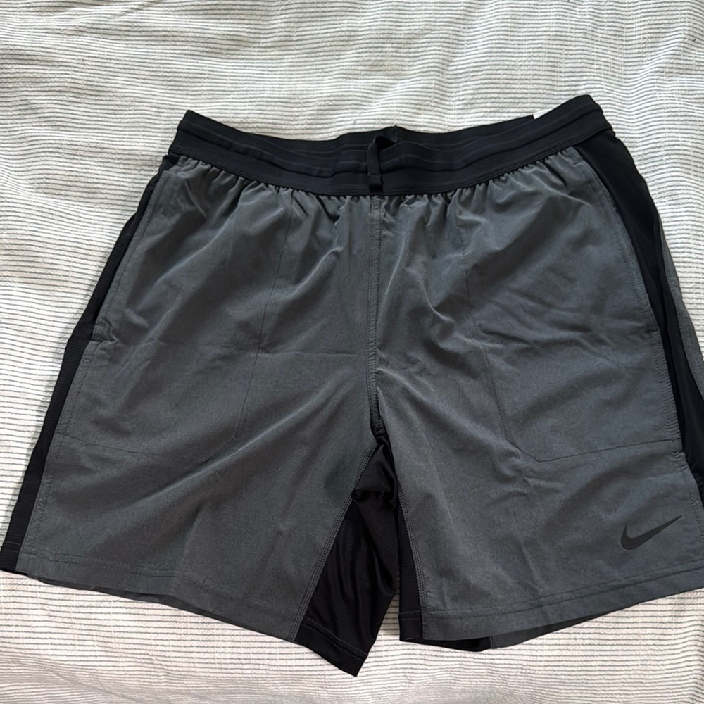 Nike Men's Gray and Black Athletic Shorts